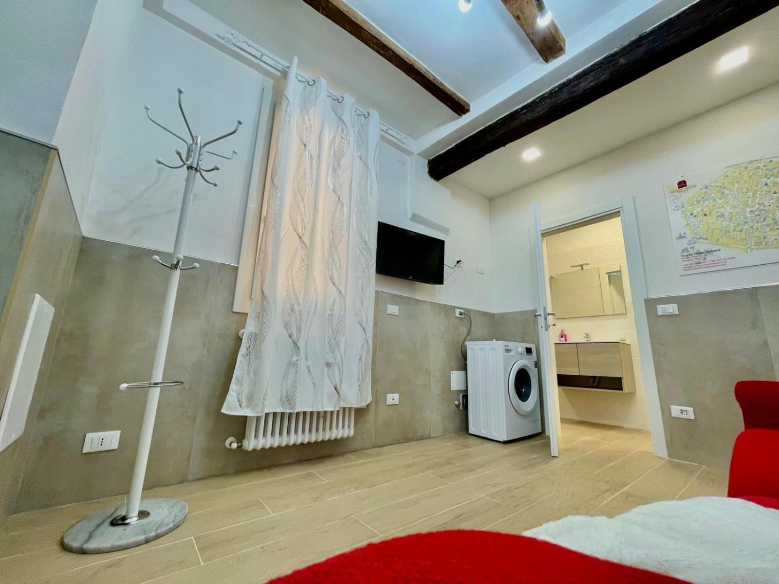 Апартаменты 50 Tourist House Bologna - Pratello - Self Check-In Экстерьер фото